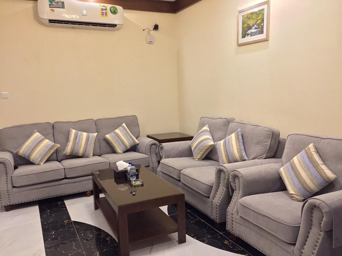 Aral Hotel Apartments Tabuk Exterior photo